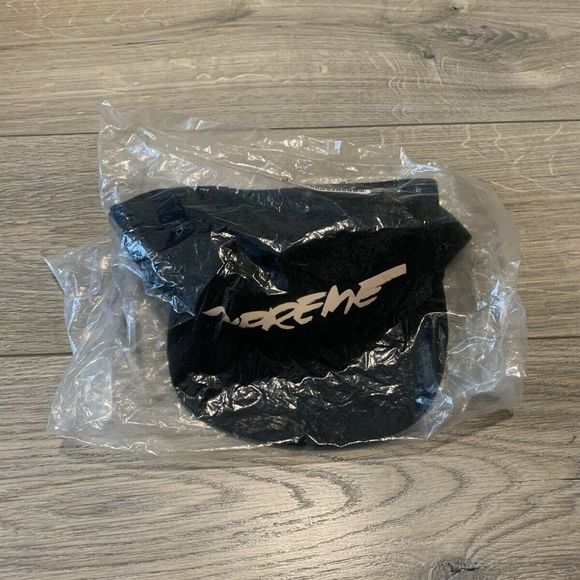 Supreme FW20 Futura Logo 5-Panel Cap Black Brand New